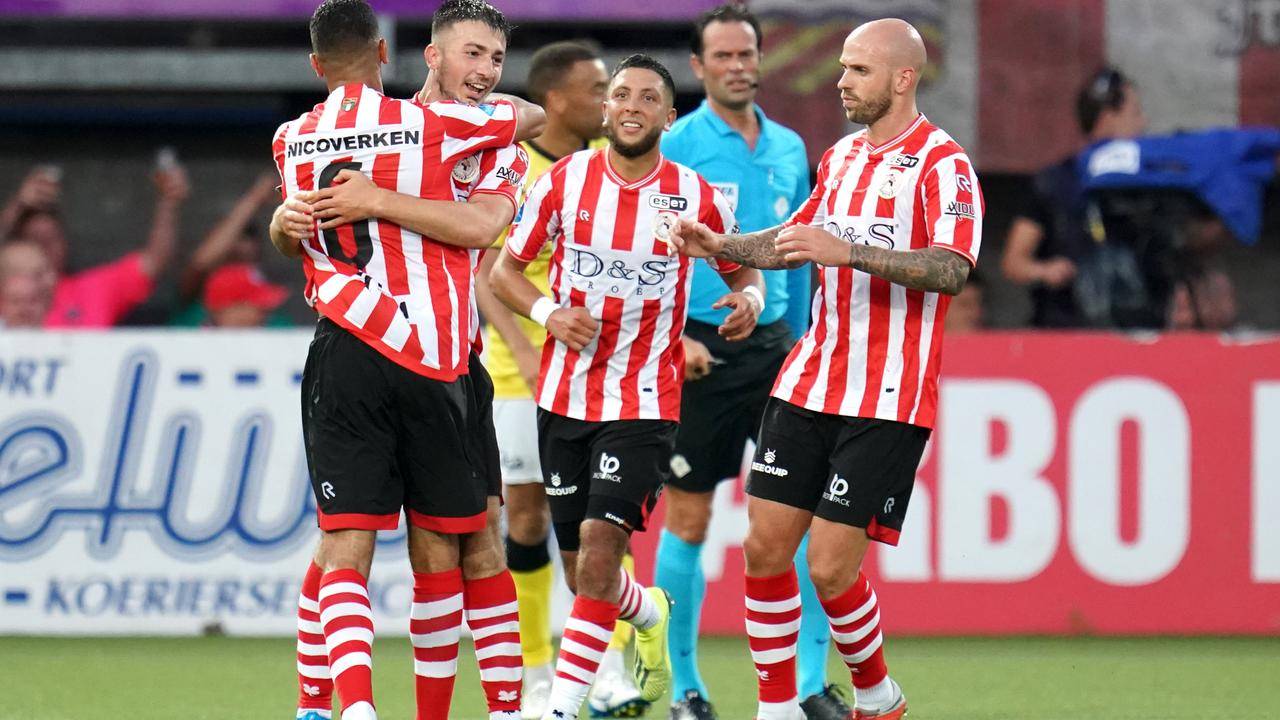 并且通过合 并且通过合