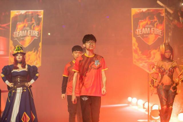 两位中国年 两位中国年